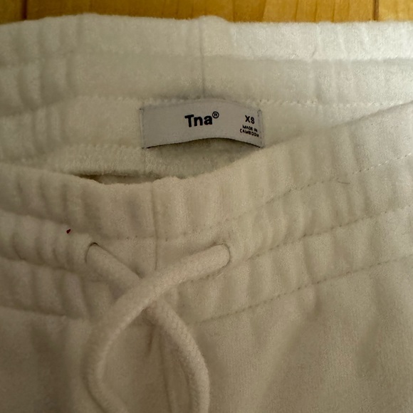 Aritzia TNA White Boyfriend Sweatpant with Drawstring - Picture 3 of 5
